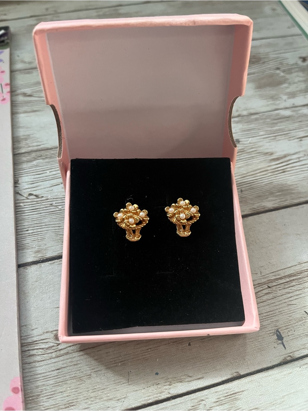 Avon flower basket earrings
